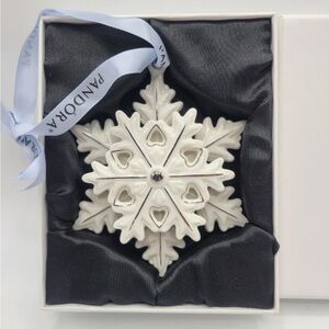 Pandora 2015 Limited Edition Porcelain
Snowflake Ornament Christmas Holiday